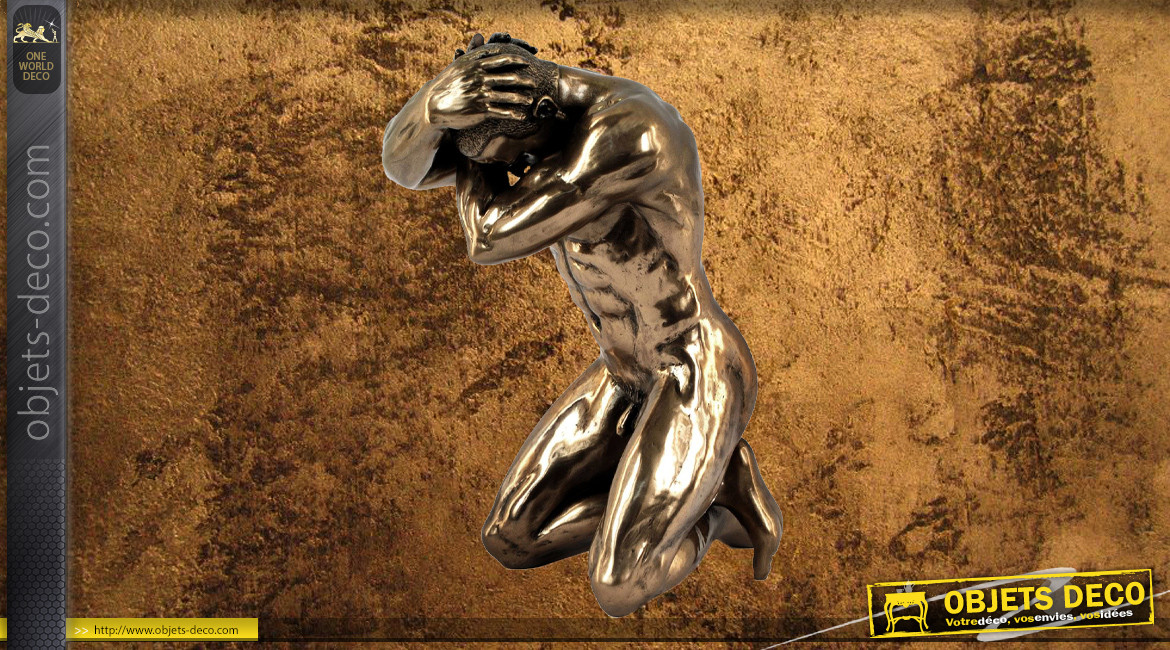 Défense et stratégie, représentation d'un homme nu en position de défense, en résine finition bronze doré, collection Nudités, 14cm