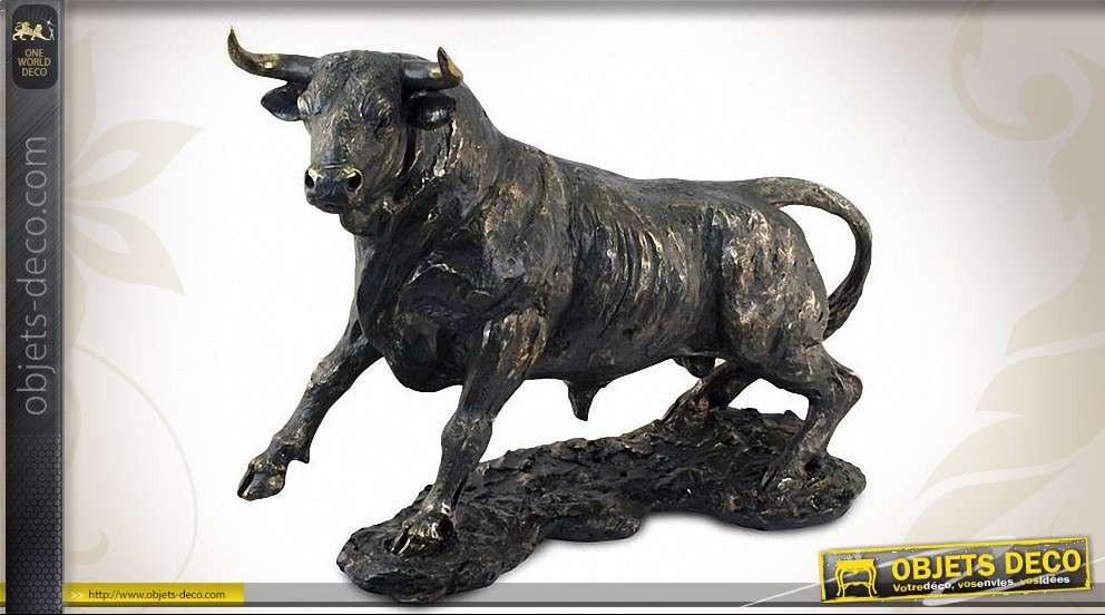 Statuette de taureau finition bronze antique
