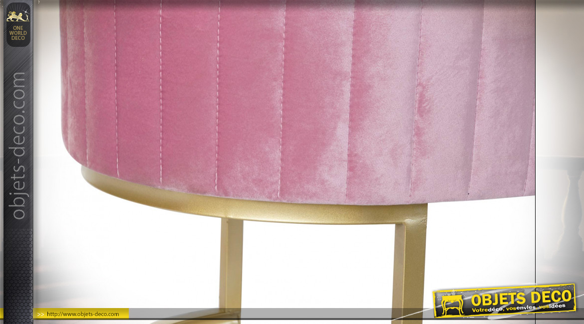 Bout de lit de style rétro en velours finition rose et pieds en métal dorés, 90cm