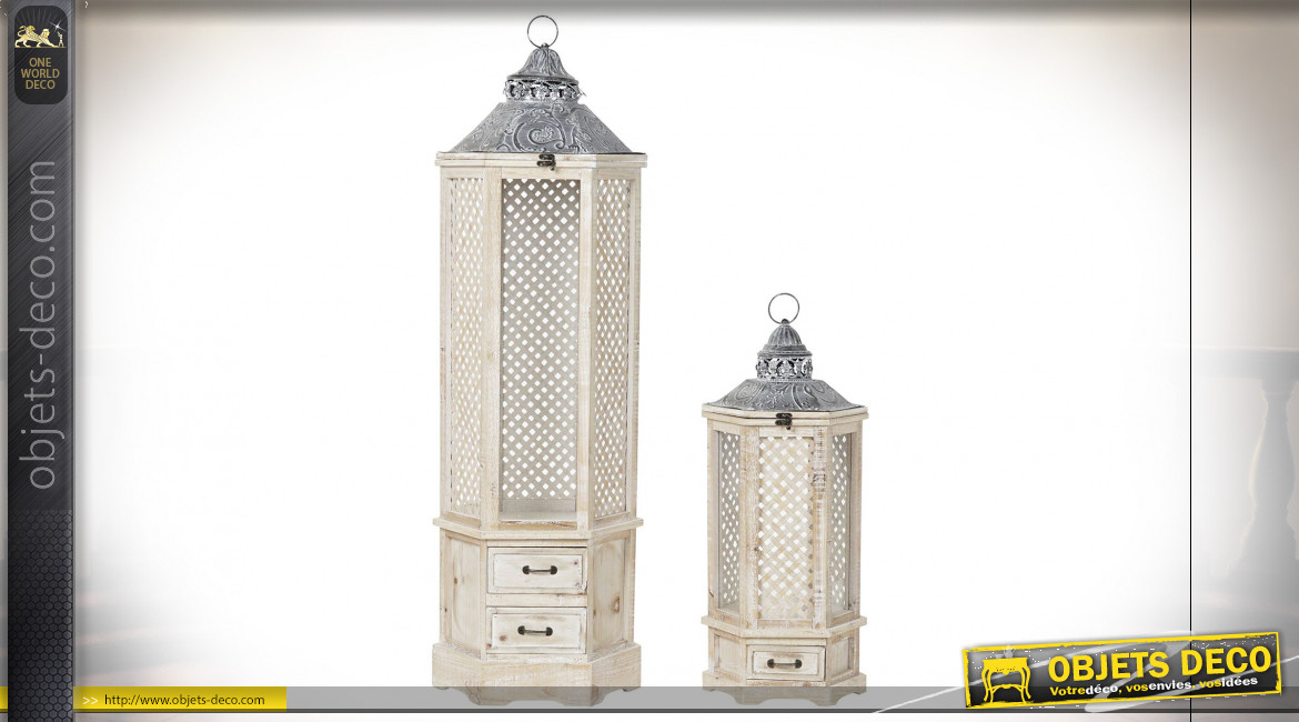 Série de 2 lanternes ajourées esprit cannage en bois de sapin finition naturelle blanchie ambiance orientale, 111cm