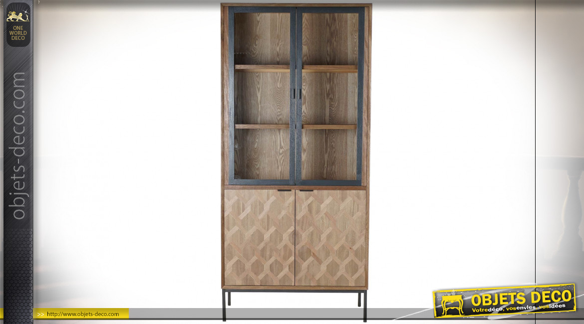 Vitrine en bois finition naturelle, portes avec motifs géométriques ambiance rétro, 186cm