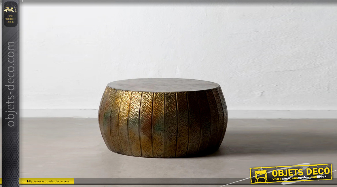 Table basse ronde en métal finition bronze vieilli effet irisé, ambiance contemporaine, Ø73cm