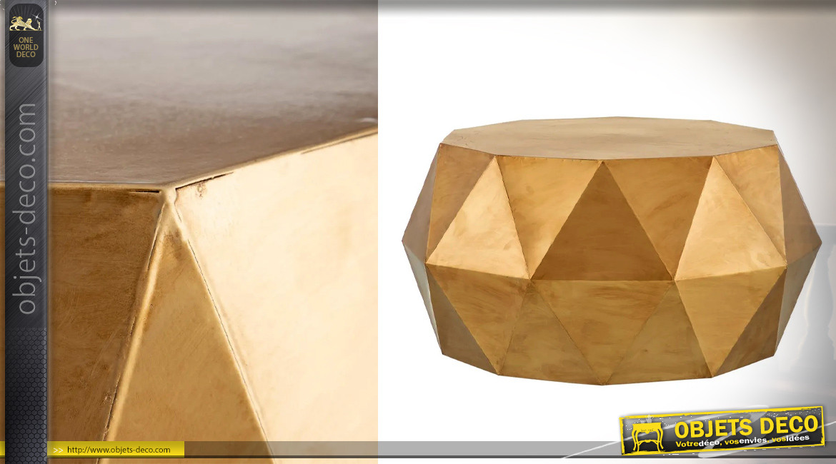 Grande table basse en métal en forme de décagone, finition doré ancien, ambiance moderne géométrique, Ø81cm