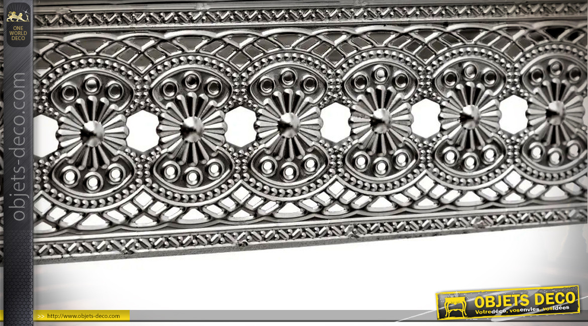 Console d'entrée en métal moucharabieh, finition brillante chromée et plateau miroir, ambiance orientale, 120cm