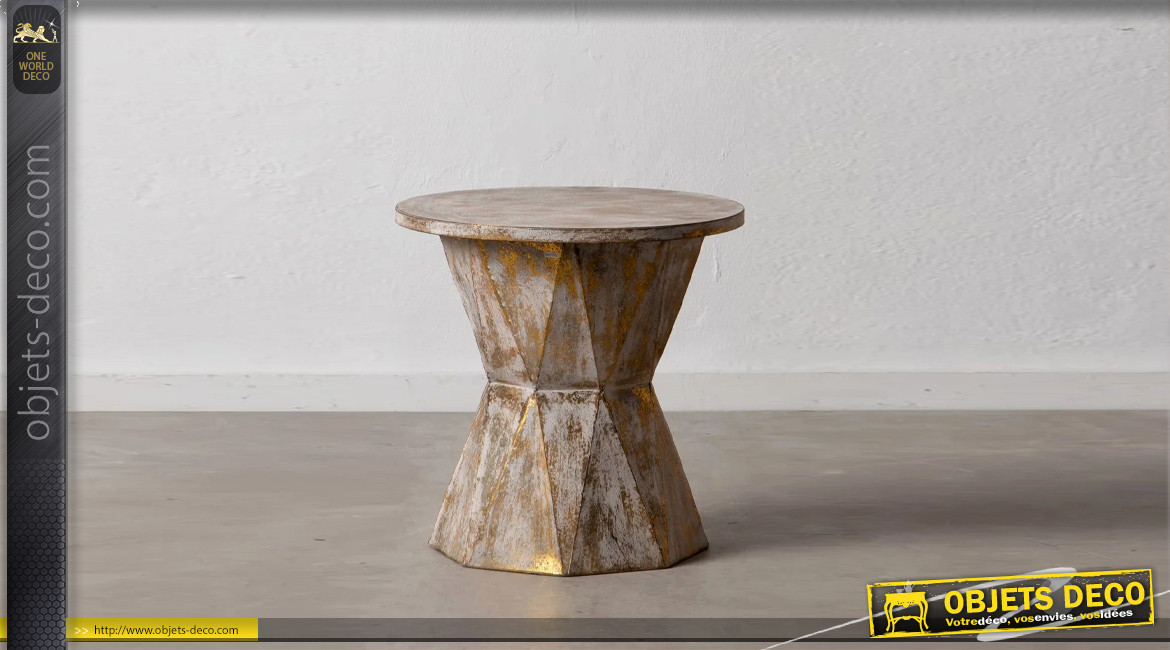 Table d'appoint dorée en métal de forme géométrique, finition effet vieilli, Ø50cm