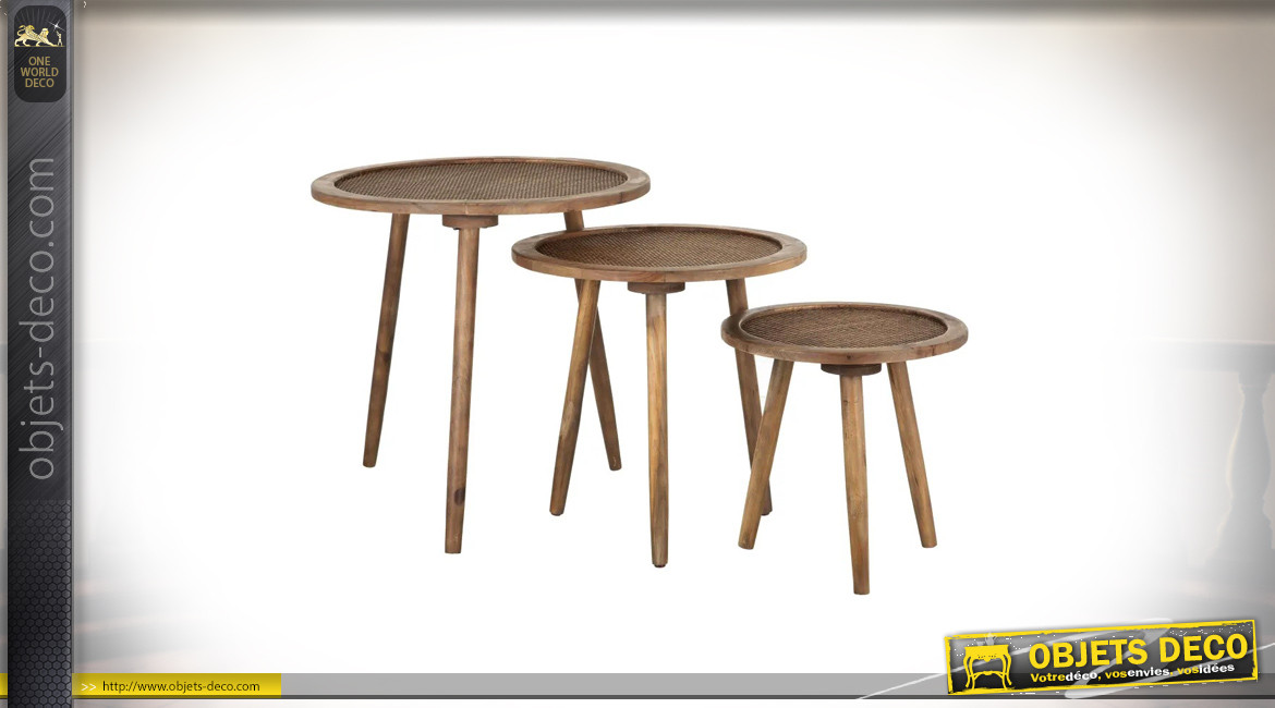Tables basses en rotin et bois de sapin, série de trois, rondes finitions claires naturelles, Ø60cm
