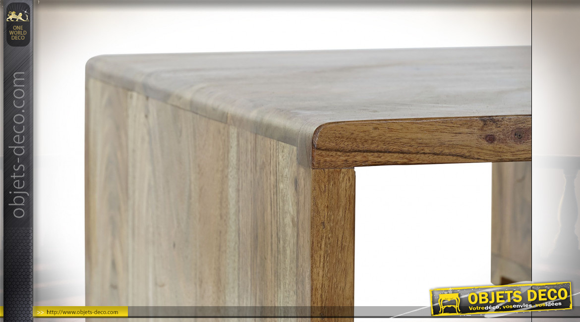 Table basse en bois d'acacia finition naturelle, formes géométriques blanches ambiance Boho, 118cm