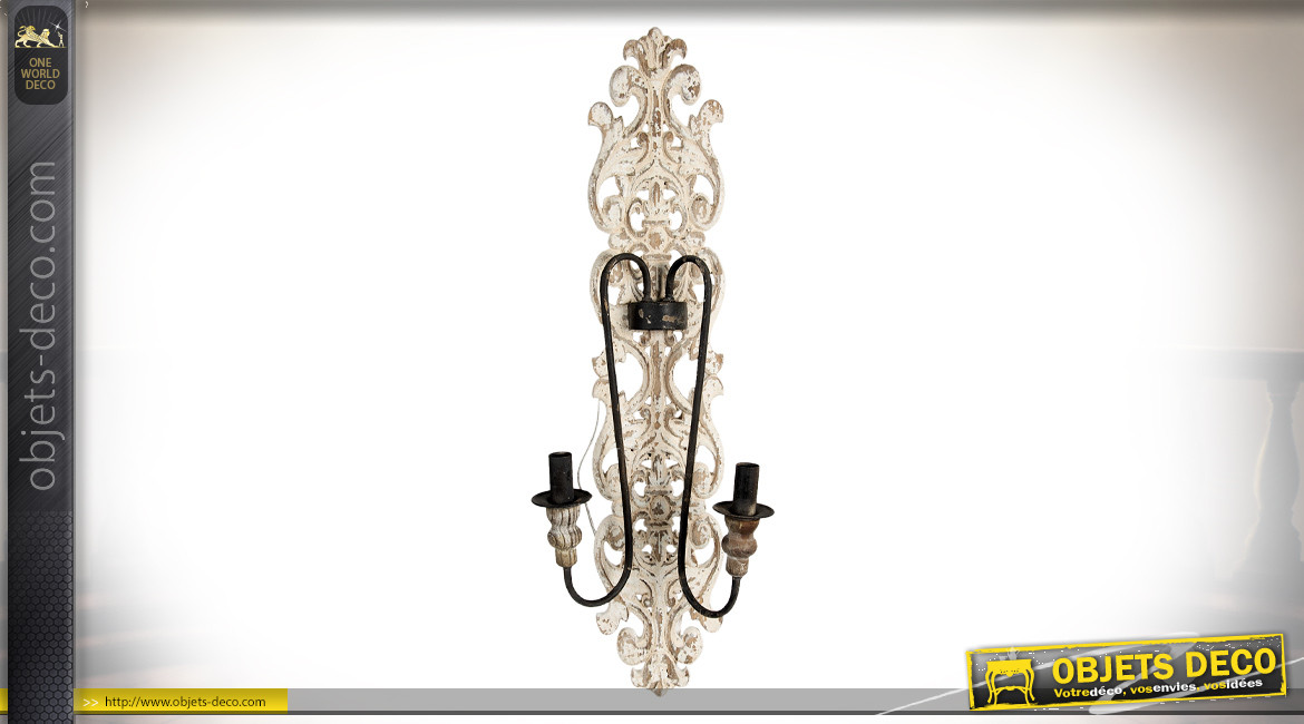 Grande applique en bois sculpté, esprit vieux chandelier avec 2 bras arqués en métal, 95cm