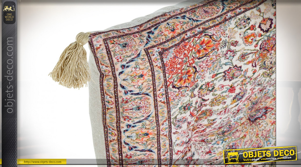 Gros coussin de sol en coton avec motifs fleuris très colorés ambiance orientale, 90cm