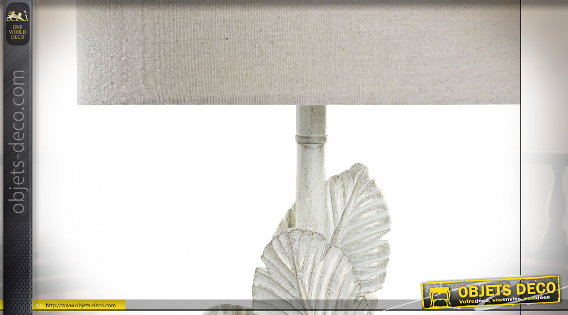 Lampe de table en résine finition blanche vieillie, pied de lampe en forme de plumes ambiance shabby chic, 72cm