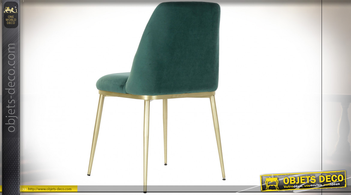 Chaise en velours couleur vert sapin et pieds en fer finition dorée ambiance rétro, 82cm