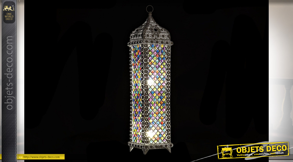 Grande lanterne électrifiée en métal finition blanche avec pendeloques multicolores ambiance orientale, 96cm