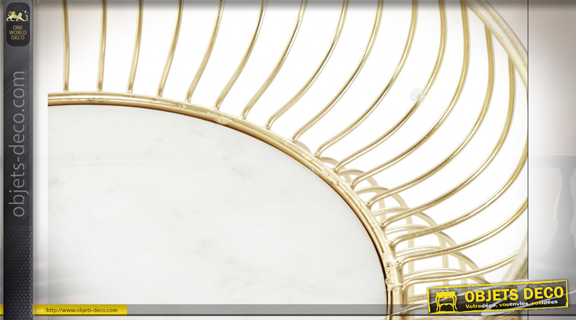 Table d'appoint métal ajouré finition dorée et plateau en marbre blanc de style moderne, 47cm
