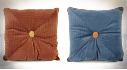 COUSSIN POLYESTER 40X10X40 000 GR. BOUTON 2 MOD.