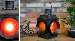 Lanterne en métal de style industriel, finition noir charbon antique, verres colorés style feu de gare, 42cm