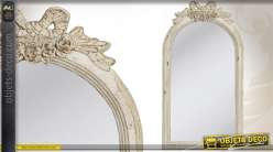 Miroir rétro et romantique patine crème avec motifs floraux