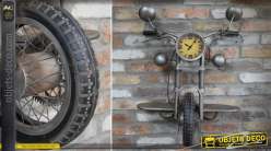 Etagère murale avec horloge moto vintage en métal coloris gris 80 cm