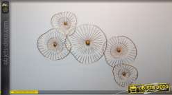 Décoration murale en métal, fleurs abstraites en filaments dorés, esprit chic et aérien, 126cm