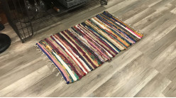 Descente de lit / tapis de salle en coton, style chindi multicolore, ambiance contemporaine colorée, 80x50cm