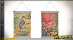 Série de deux décorations murales esprit papyrus à dérouler et suspendre, motifs d'oiseaux tropicaux, 39cm