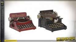 Série de 2 anciennes machines à écrire de style rétro en métal, rouge et vieux noir