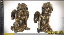 Série de deux petites statuettes anges finition dorée effet vieilli, 12cm