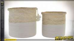 Serie de 2 corbeilles en fibres naturelles tressée, finition naturelle et blanche avec pompons, 28cm