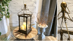 Grande lanterne avec cage en bois et pieds tournés teinte marron antiquaire 70 cm