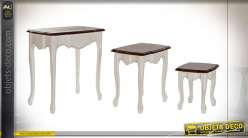 Série de 3 tables gigognes en bois, pieds galbés style traditionnel, 65cm
