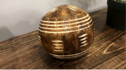 Boule décorative en bois de manguier finition effet vieilli, Ø10cm