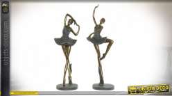 Série de deux statuettes de ballerines en résine, 43cm