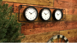 Horloge murale en métal finition noir charbon, 3 cadrans pour fuseaux horaires différents, 62cm