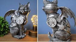 Statuette de chat en version Steampunk, en résine effet metal avec engrenages et roues, détails finition laiton doré, 23cm