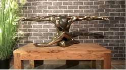 Majestuosité et charisme, grande représentation d'un homme les bras tendus finition vieux bronze, collection Nudités, 136cm