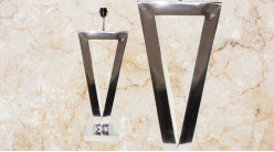 Pied de lampe contemporain en métal, modèle Alabama de 64cm, forme de V ascendant sur socle finition chromée