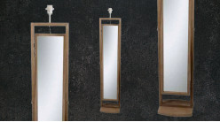 Pied de lampadaire avec miroir oscillant intégré, en bois finition naturelle, ambiance rustique, 140cm