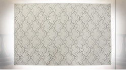 Tapis rectangulaire motifs géométriques finition gris clair et blanc crème ambiance contemporaine, 290cm
