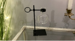 Vase globe en métal esprit accessoire de chimiste, structure en métal charbon noir, 22cm