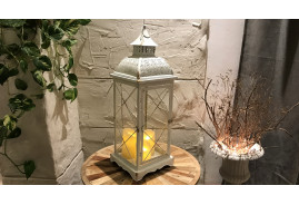 Grande lanterne de 77 cm en métal et verre, esprit vieille maison finition blanc et doré vieilli