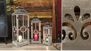 Série de trois lanternes en bois et verre, finition gris effet blanchi, ambiance vieille maison, 101cm