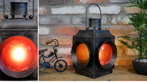 Lanterne en métal de style industriel, finition noir charbon antique, verres colorés style feu de gare, 42cm
