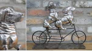 Statuette de chiens sur un vélo, en résine et métal, finition noir charbon et argent vieilli, 40cm
