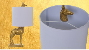 Lampe de salon girafe en résine finition doré ancien, abat jour blanc coton, 42cm