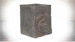 Atilius, cache pot rectangulaire effet pierre taillée avec visage, collection Rome Antique, 41cm