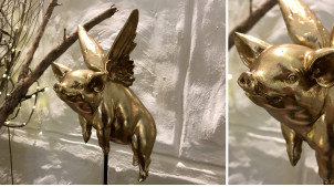 Sculpture d'un cochon ailé sur socle, en résine et métal finition vieil or, 21cm