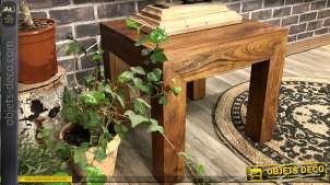 Petite table basse carrée en bois massif d'acacia richement texturé, 15kg