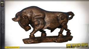 Statuette de taureau imitation bois sculpté avec patine bronze 53,5 cm