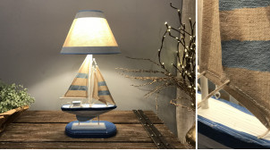 Lampe de table avec pied en forme de voilier style bord de mer