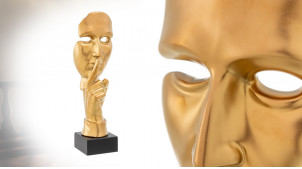 Sculpture en céramique montée sur socle, forme de visage avec doigt devant la bouche, 45cm