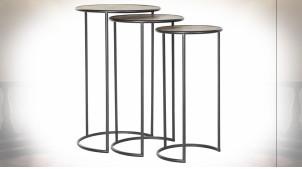 Série de 3 tables d'appoint gigognes en métal noir et bois finition naturelle ambiance industrielle, 66cm